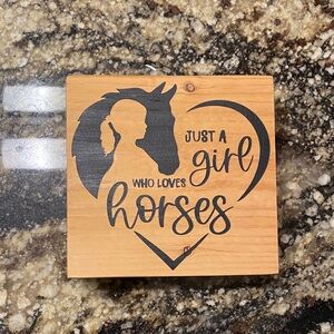 Wooden Horse Lover Plaque